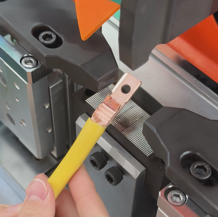 一镜到底线束端子焊接